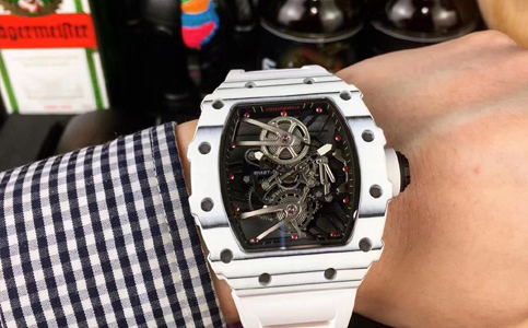 理查德米勒表官方售后中心(處理手表表殼生銹的方法)