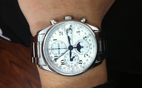 浪琴手表售后客服電話（修復浪琴手表外觀損壞的方法）